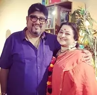 सुप्रिया शुक्ला अपने पति के साथ 