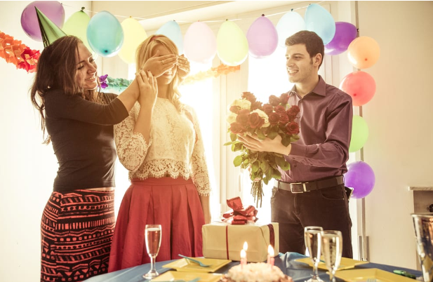 5 Unique Ways to Surprise Your Girlfriend on Her Birthday